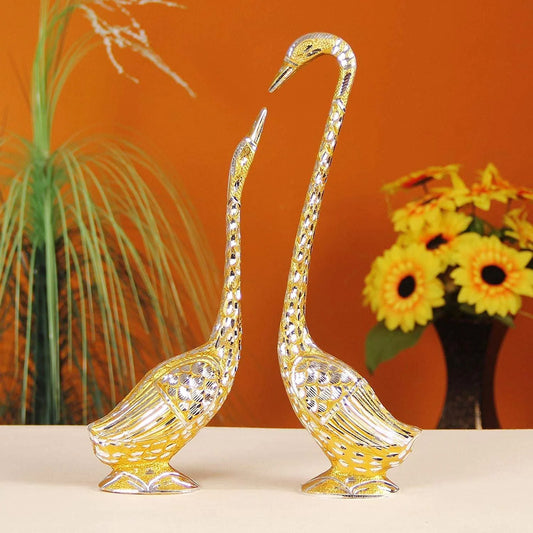 Pair Of Kissing Duck Showpiece - 20 Inch approx (Aluminium, Golden) best for love pairs